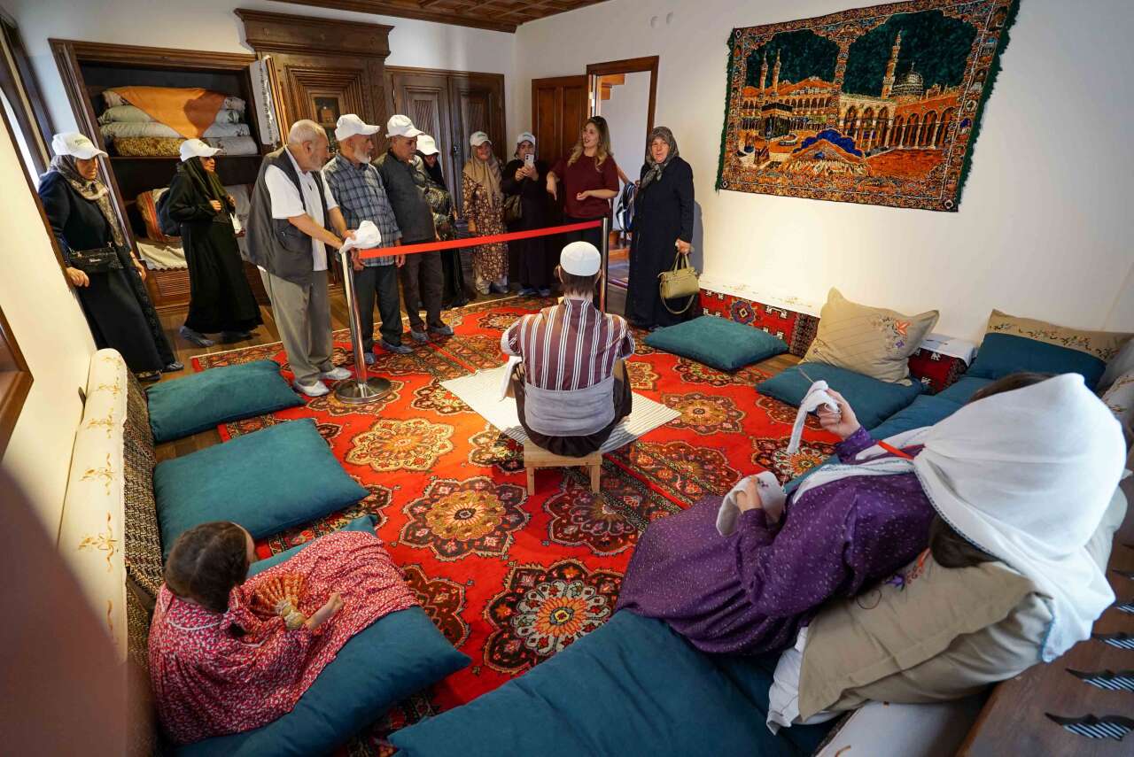 Başkan Kavuş, Konya’nın büyükleriyle Meram’ı karış karış gezdi 11